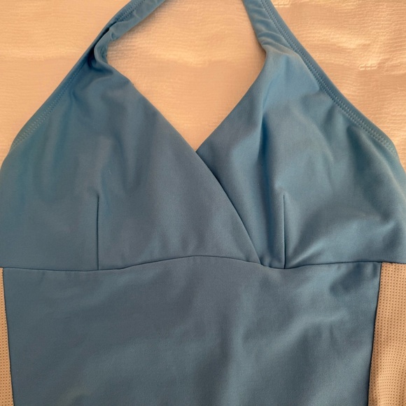 Nike activewear crop top sized large size smalll colorblock - Picture 3 of 11